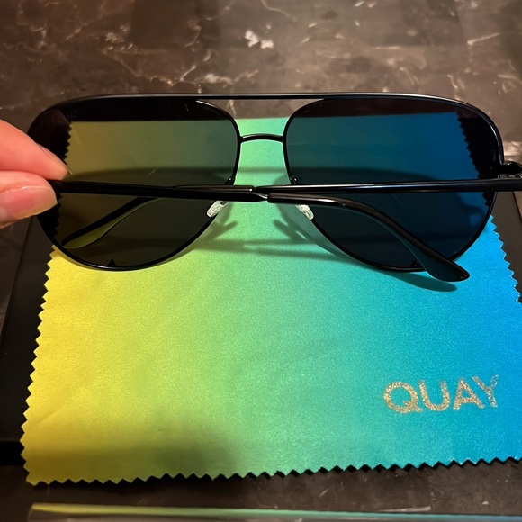 QUAY HIGHKEY SUNGLASSES